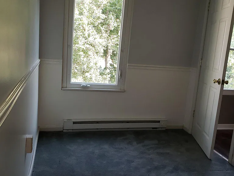 138 S Locust St — Photo 13