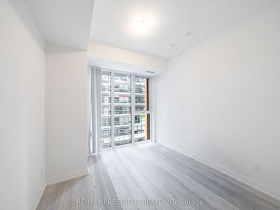 5th image of 400 King St W #610