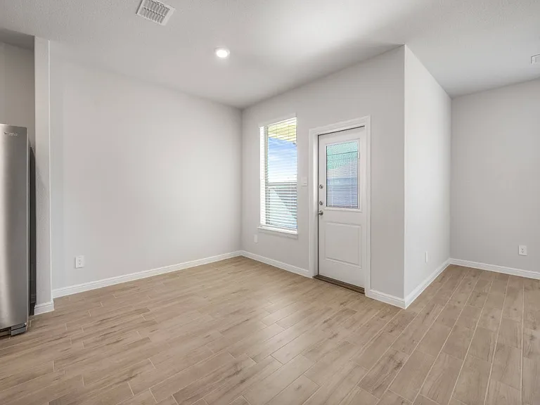 198 Bay Meadows Ln — Photo 17