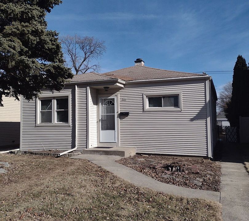 1st image of 3227 N Lincoln St