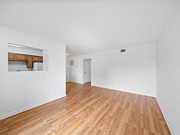 4th image of 100 Market St APT 39