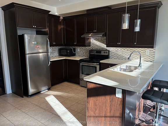 2nd image of 300 Delray Dr