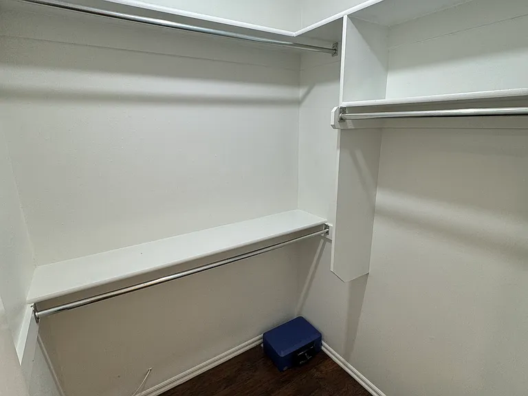 420 W 7th St — Photo 4