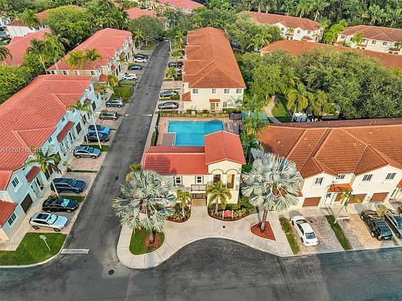 2nd image of 21205 NW 14th Pl APT 819