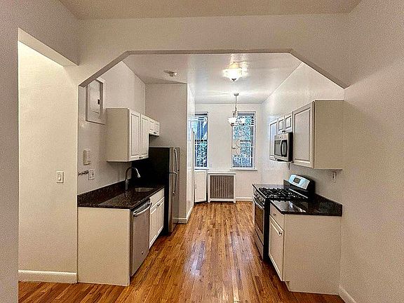 3rd image of 319 E 92nd St APT 1E
