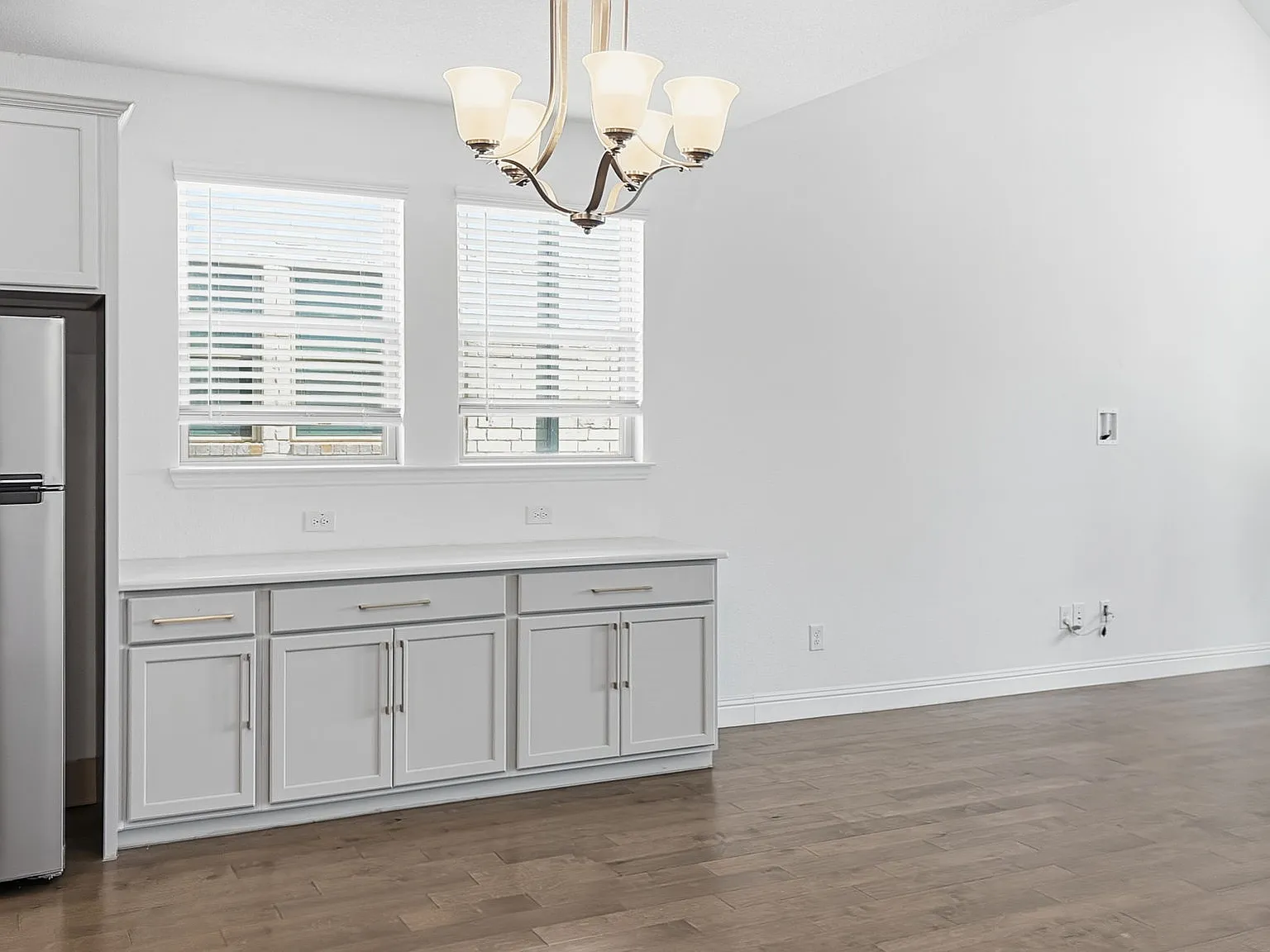 4 bed, 3.5 bath, 2696 sqft, $3,600 — Photo 4
