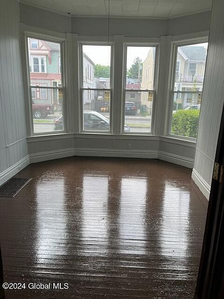 2nd image of 168.5 6th Avenue
