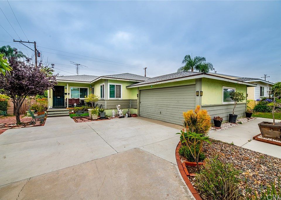1st image of 15851 Garydale Dr