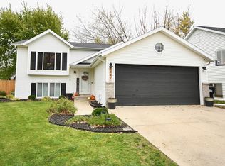 1447 Elmwood Ct, West Fargo, ND 58078