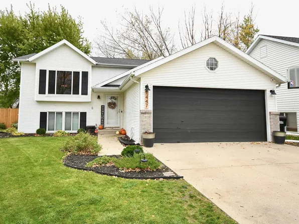 1447 Elmwood Ct, West Fargo, ND 58078