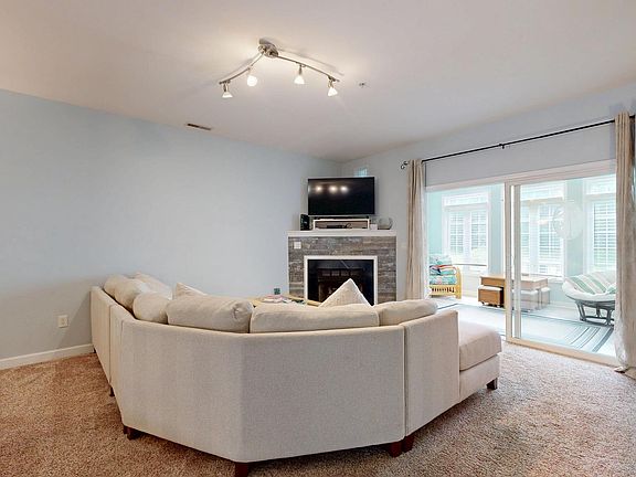 3rd image of 34297 Summerlyn Dr APT 503