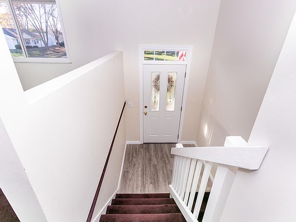 4th image of 804 Hyer St