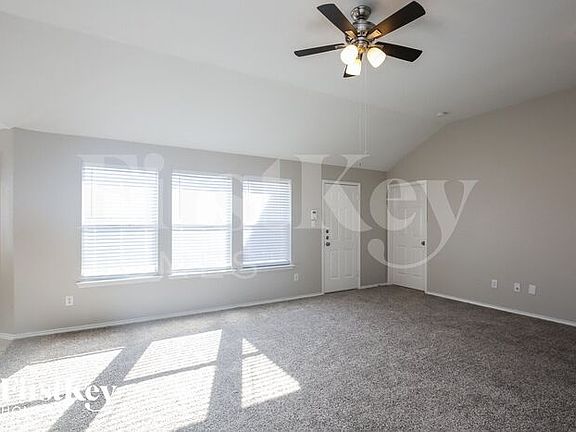 2nd image of 877 Redwood Trl