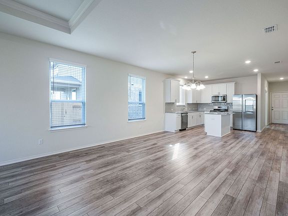 3rd image of 181 Sugarberry Dr