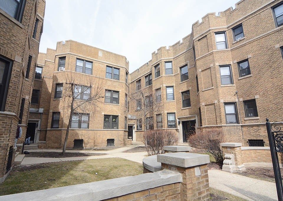 1st image of 630 W Stratford Pl #W3