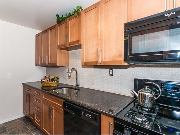5th image of 806 Morris Tpke APT 3P4