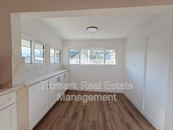 4th image of 2952 Honolulu Ave