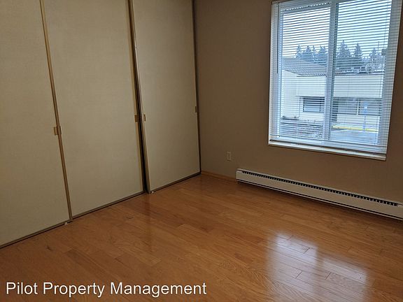 4th image of 18524 Linden Ave N APT 204