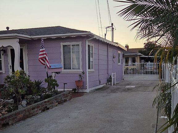 3rd image of 16825 S Berendo Ave