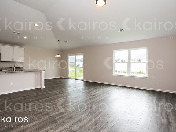 2nd image of 30 Red Oak Dr