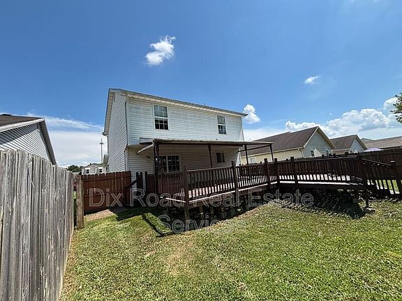 3rd image of 460 Peyton Dr