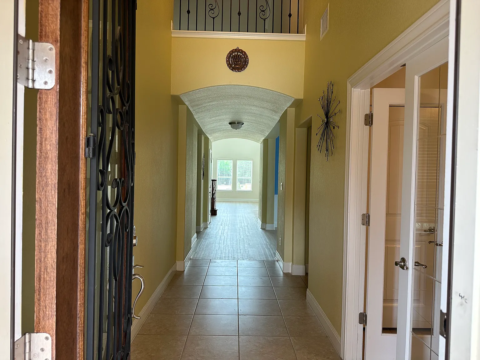 5 bed, 3.5 bath, 3651 sqft, $3,199 — Photo 2