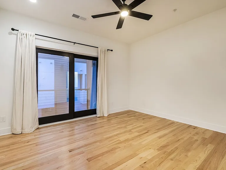367 Parkway Dr NE #8 — Photo 10
