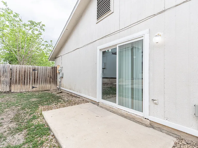 9643 Bratton Dr — Photo 26
