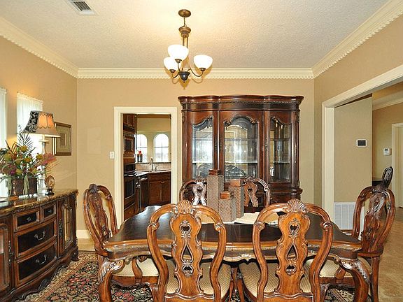 5th image of 18909 Walden Forest Dr