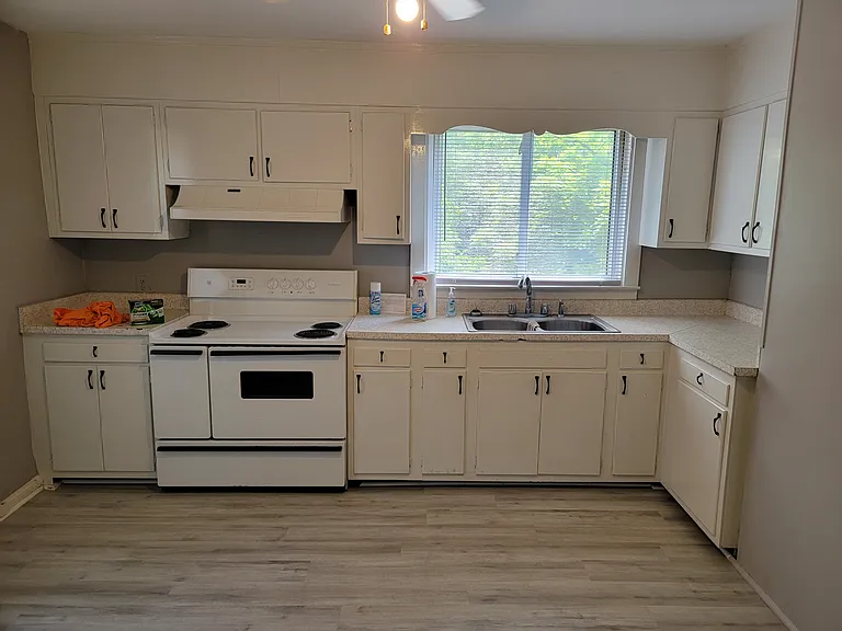 2061 W Sunrise Dr — Photo 15