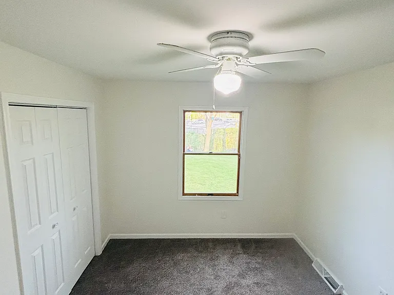 424 Winona Ave NW — Photo 12