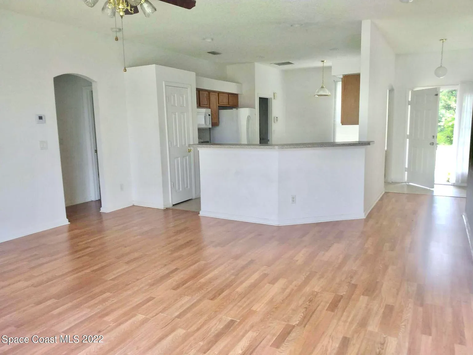 3 bed, 2.0 bath, 1612 sqft, $1,900 — Photo 4
