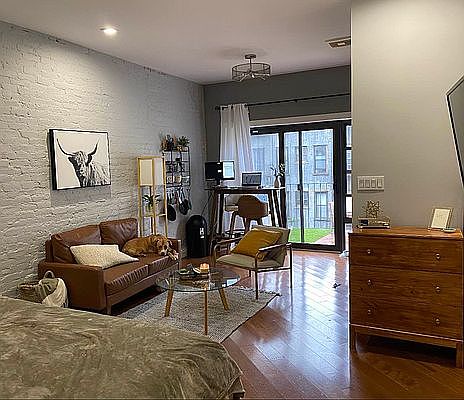 3rd image of 423 E 82nd St APT 4B