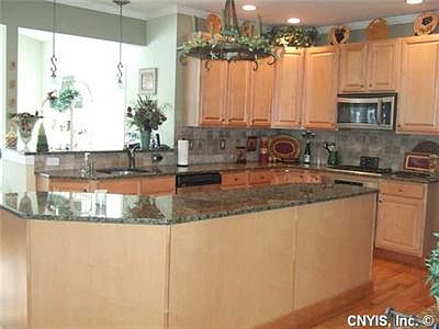 3rd image of 2724 Hiltonwood Rd
