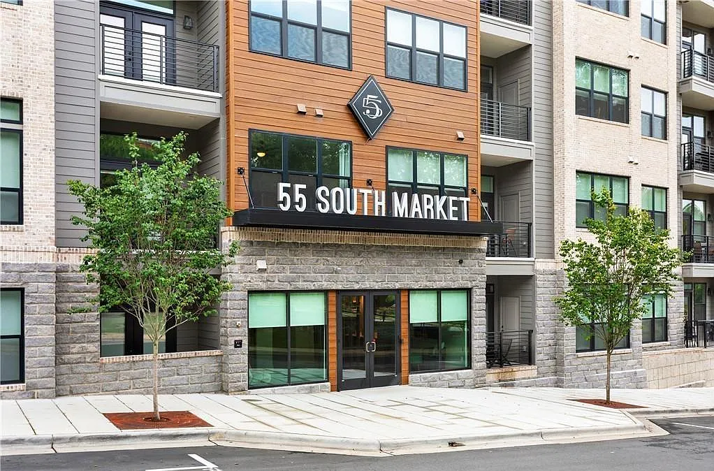 55 S Market St — Photo 2