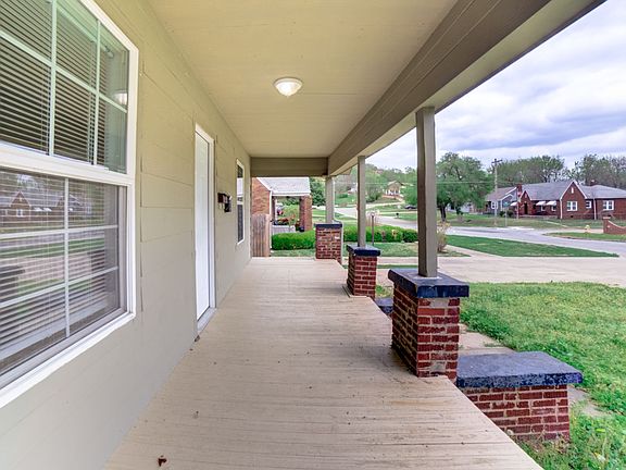 4th image of 1844 N Denver Ave #1844