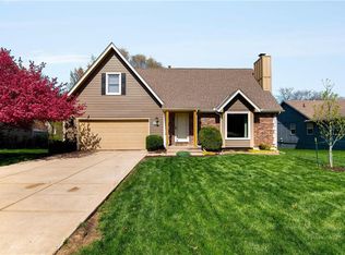 608 NE Thames Dr, Lees Summit, MO 64086