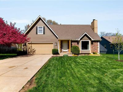 608 NE Thames Dr, Lees Summit, MO, 64086