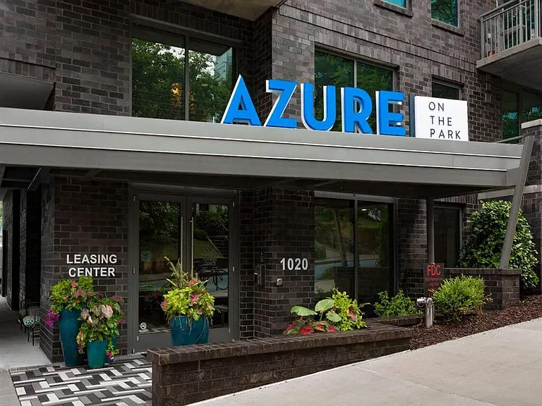 Azure on The Park — Photo 44