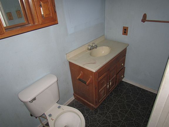 5th image of 454 Hillview Ln