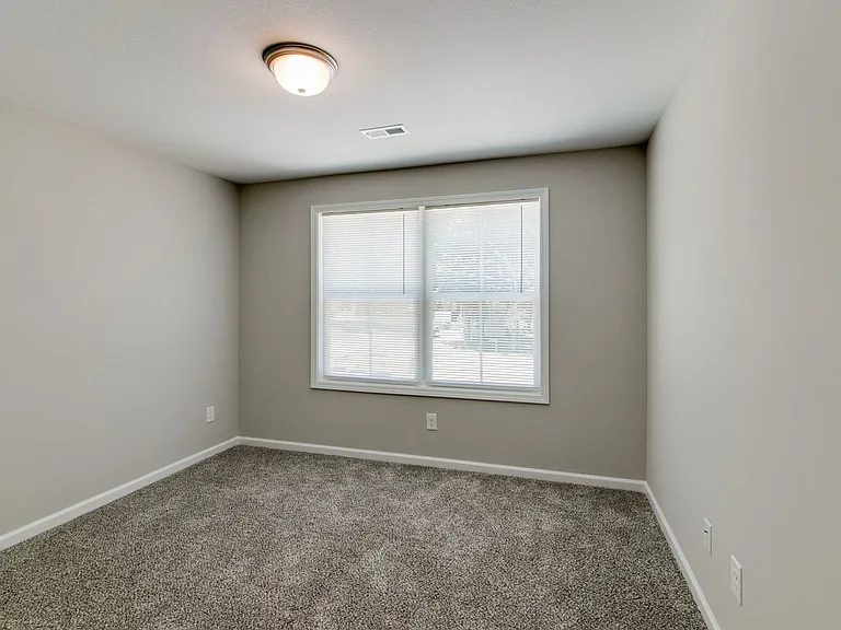 955 Center Rd — Photo 25