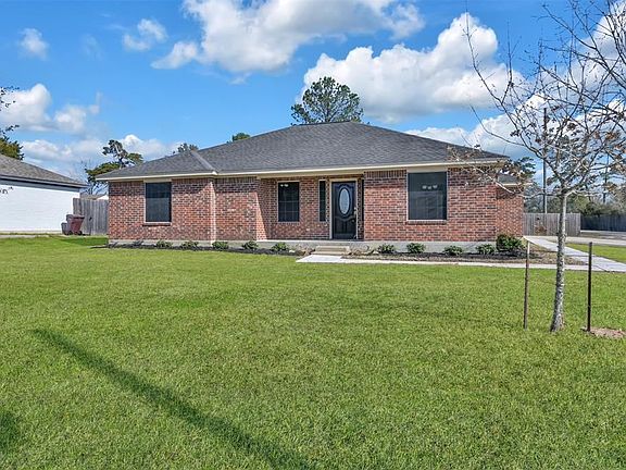 3rd image of 138 Amarillo Dr