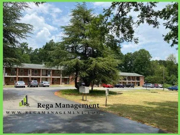 5225 Shattalon Dr APT 16, Winston Salem, NC 27106