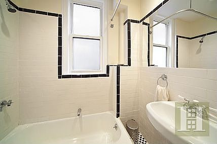 5th image of 118 W 72nd St APT 1201