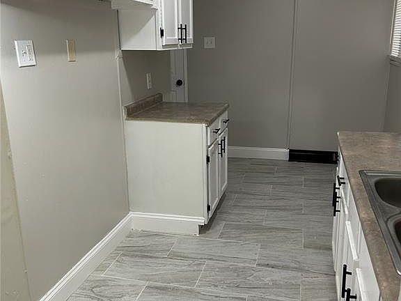4th image of 534 Alcove Ave