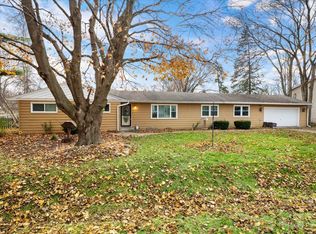 7207 Hiawatha Dr, Wonder Lake, IL 60097