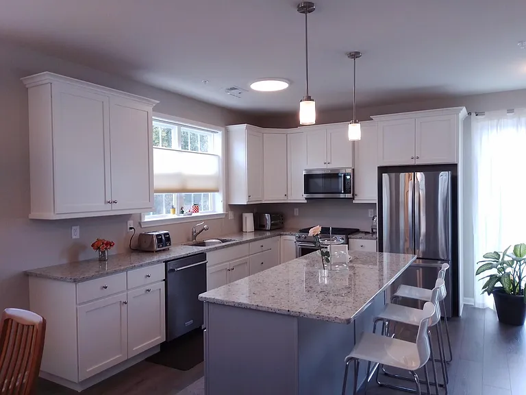 1701 Evans Ln — Photo 4