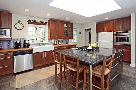 Updated Eat-n Kitchen
