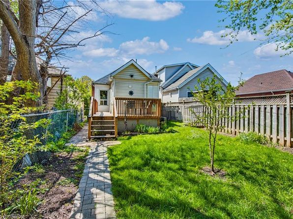 145 Newlands Ave, Hamilton, ON L8H 2T8