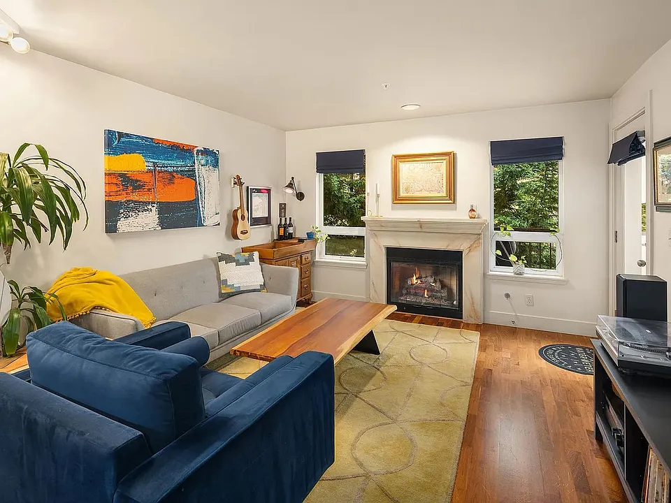 1711 E Olive Way #416